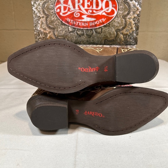 Laredo Western Boots Taupe/Off White Flower Embroidery Snip Toe Block Heel - Picture 6 of 6